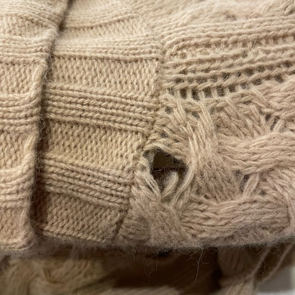 Banana Republic, Large sweater in good condition. - Picture 3 of 3